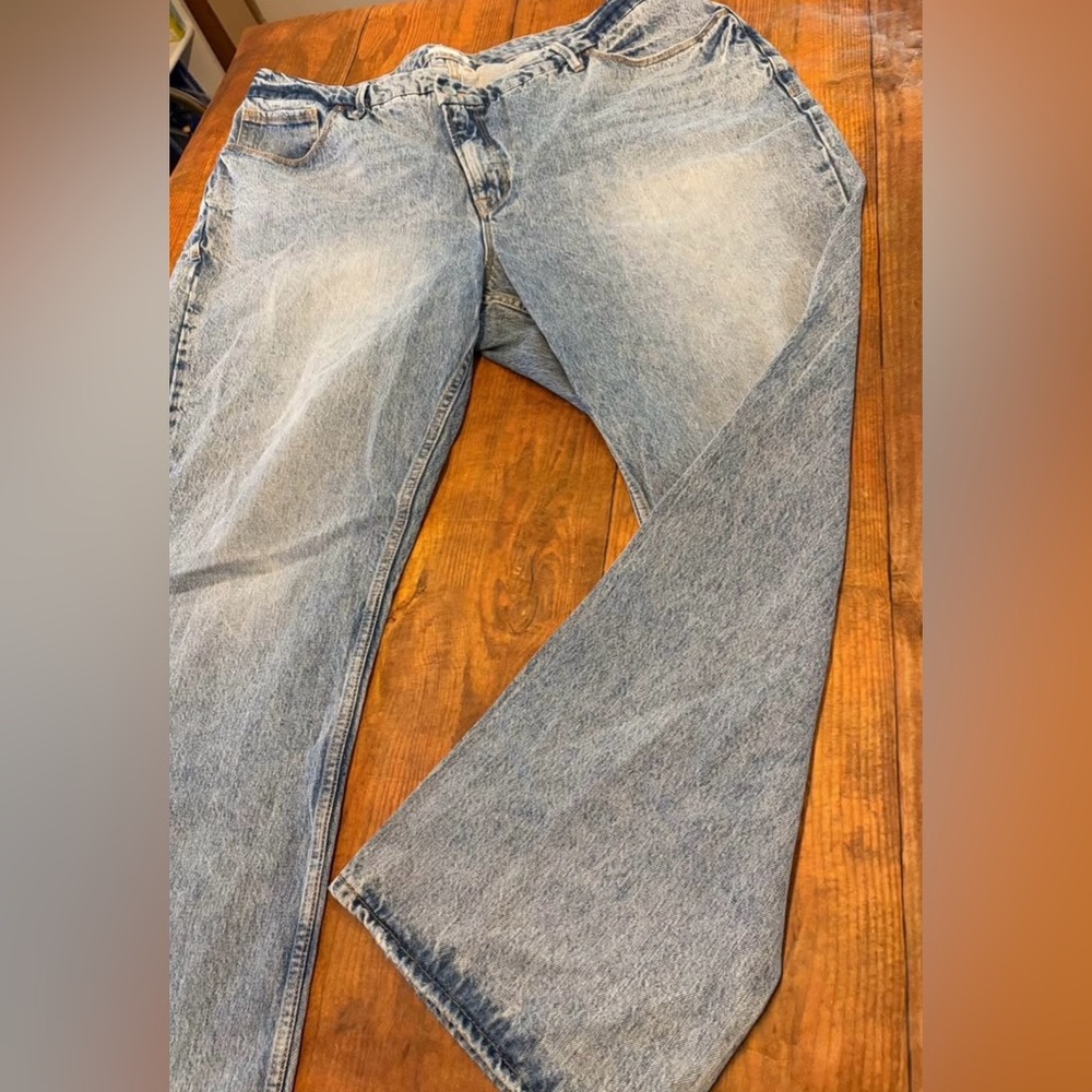 Good American Light Wash Blue Bootcut Jeans